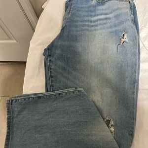 Levi’s-Boyfriend-Distressed -Woman’s Size 32 EUC